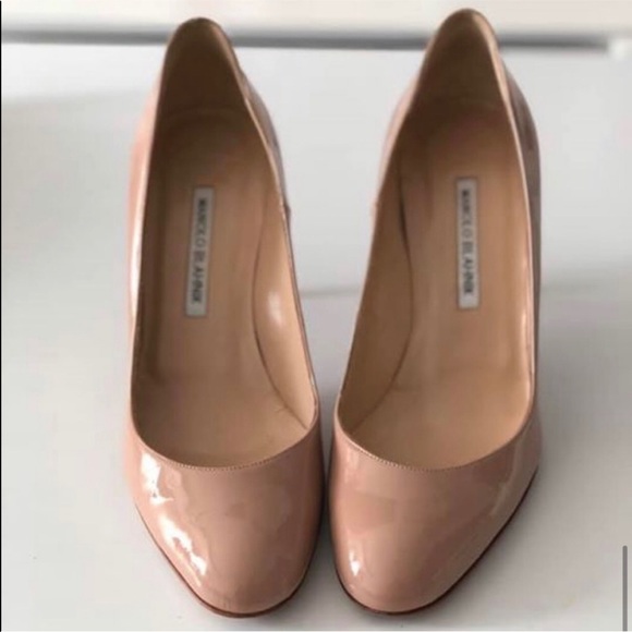 Manolo Blahnik Nude Almond Toe Pumps - Picture 3 of 7